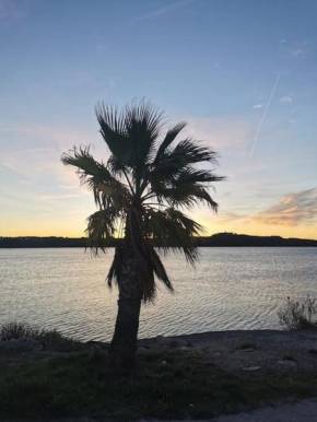 Belle villa de 90m2 au calme avec jardin et parking à 10 mn de la mer en voiture